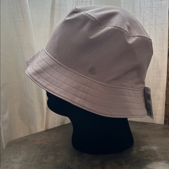 Lululemon Athletica both ways, reversible, bucket, hat, Light Purple Bucket Hat - Picture 3 of 9